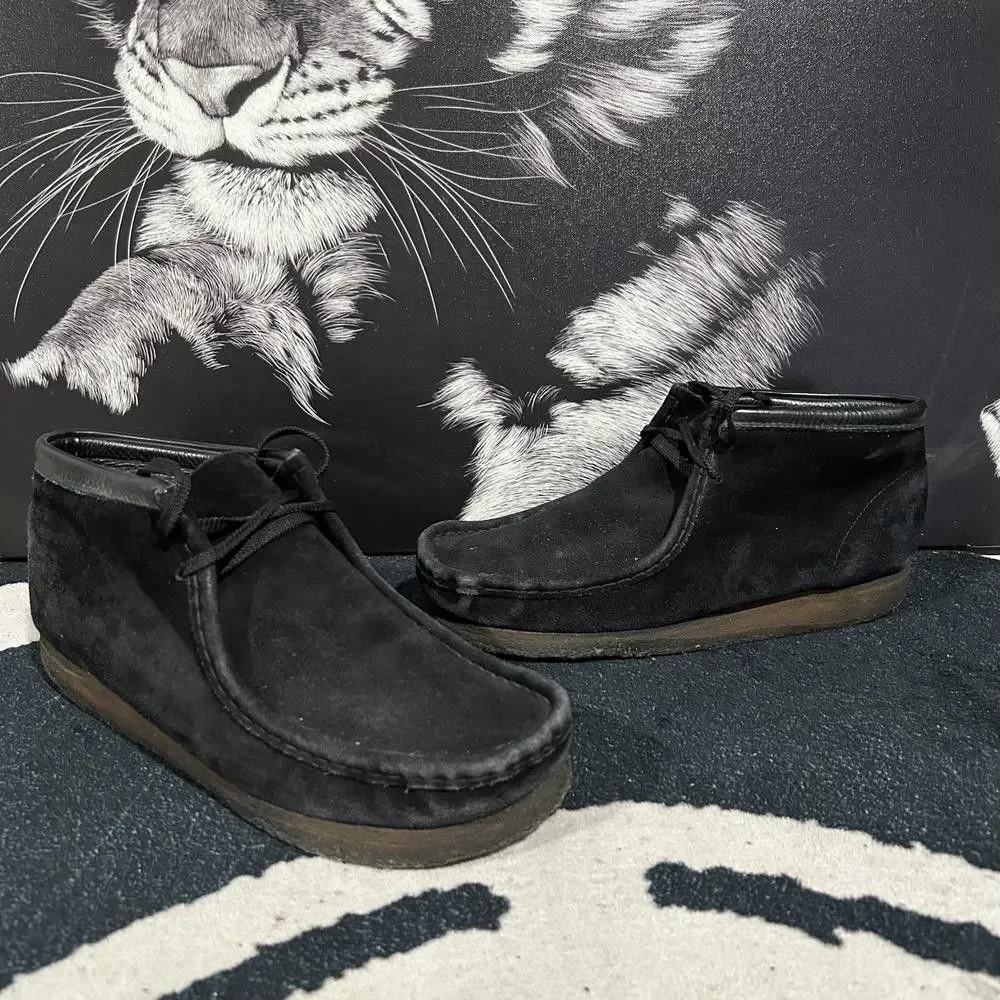 Clarks Wallabee 35409 Chukka Boot Men's 10 Black Suede Leather Lace-Up Ankle